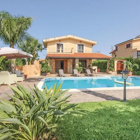 Holiday home Tourig Beach Mandra Capreria